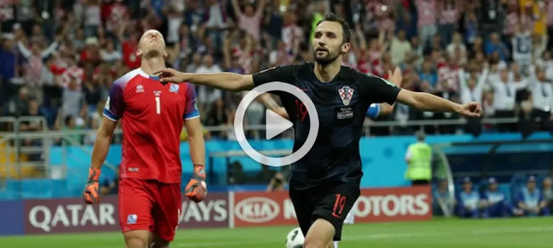 Chorvaté vyhráli i potřetí a ovládli svojí skupinu. Houževnatý Island porazili 2:1 obrázek